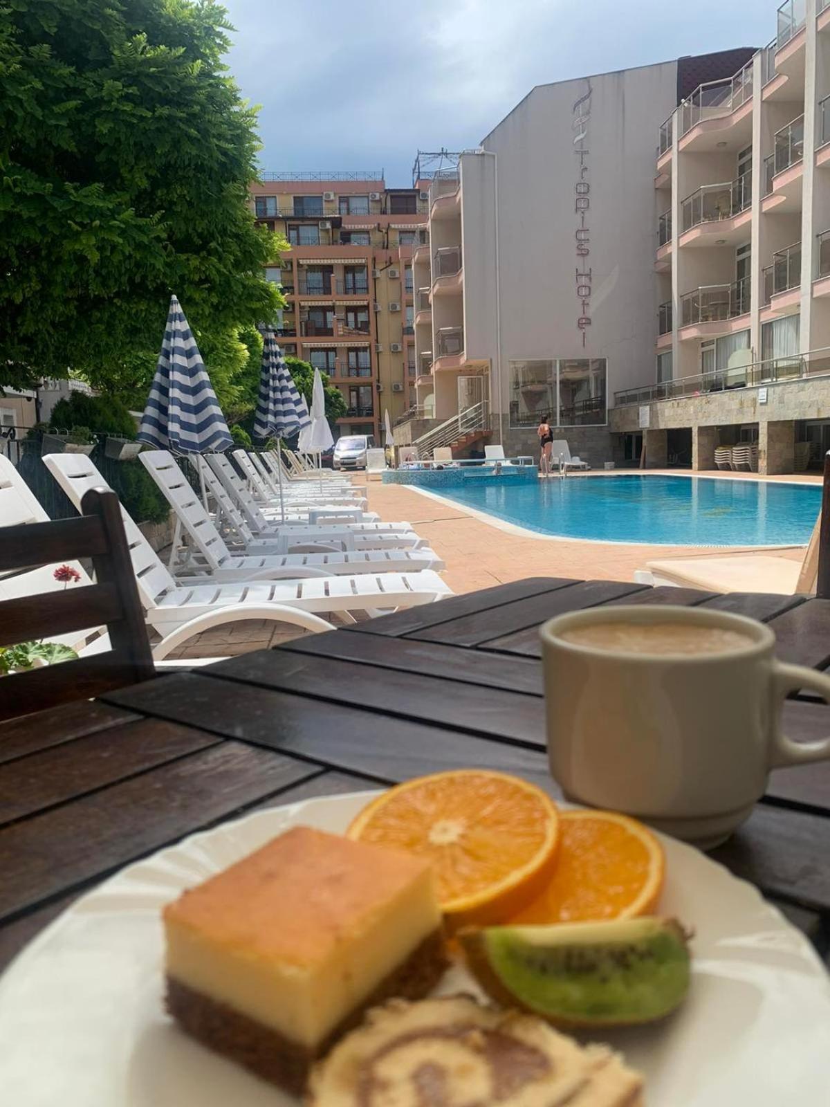 Tropics Hotel Sveti Vlas Extérieur photo