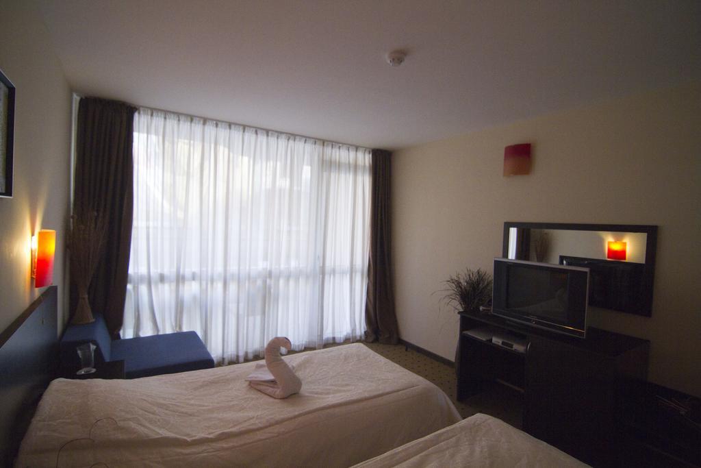 Tropics Hotel Sveti Vlas Extérieur photo