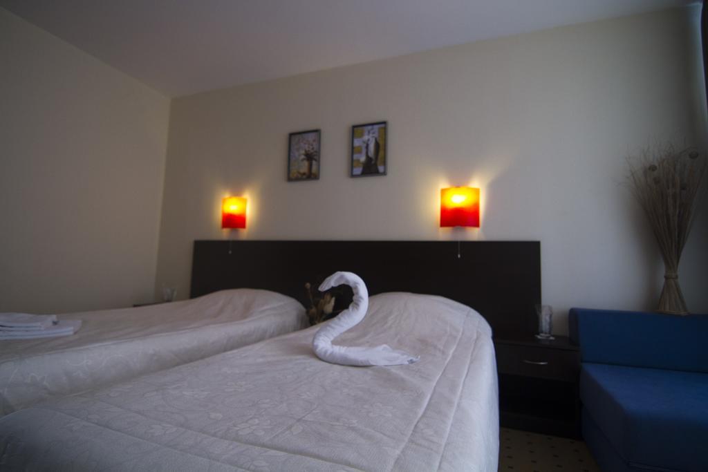 Tropics Hotel Sveti Vlas Extérieur photo