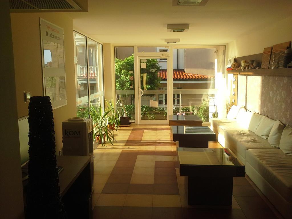 Tropics Hotel Sveti Vlas Extérieur photo