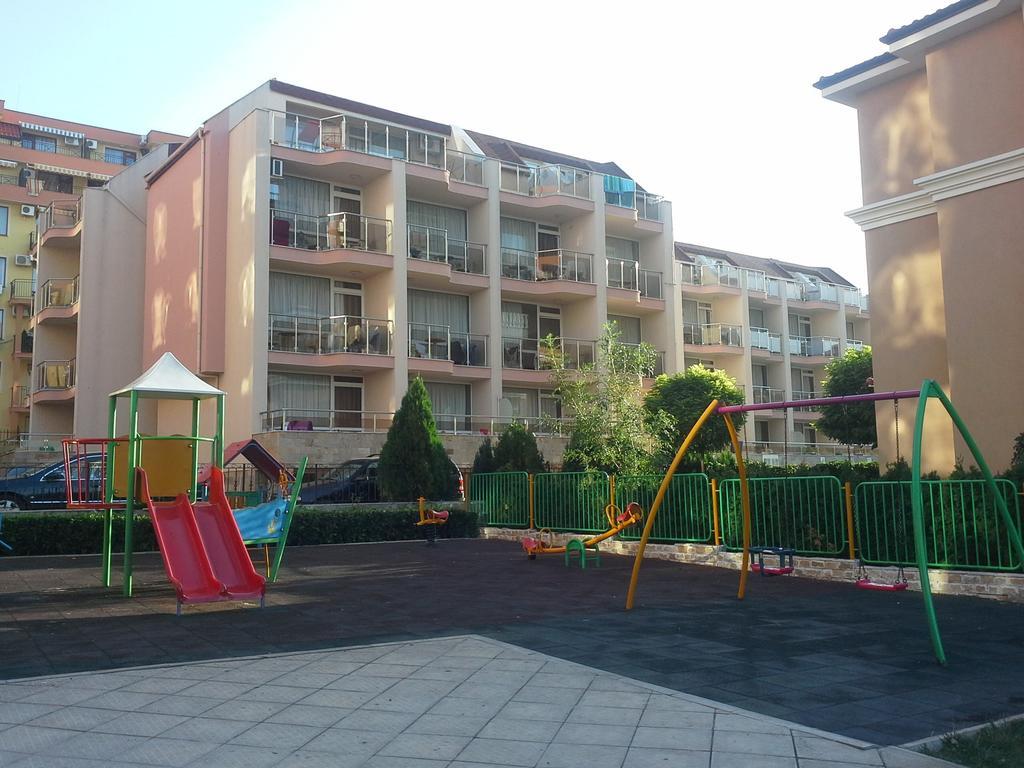 Tropics Hotel Sveti Vlas Extérieur photo