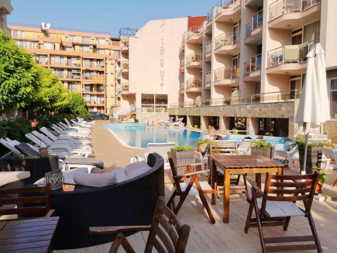 Tropics Hotel Sveti Vlas Extérieur photo