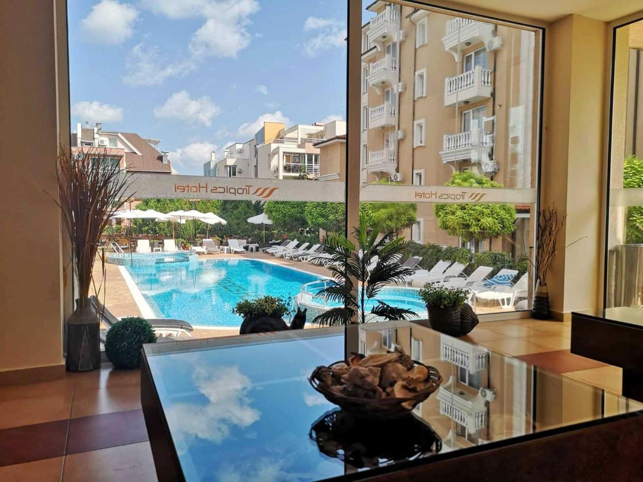Tropics Hotel Sveti Vlas Extérieur photo