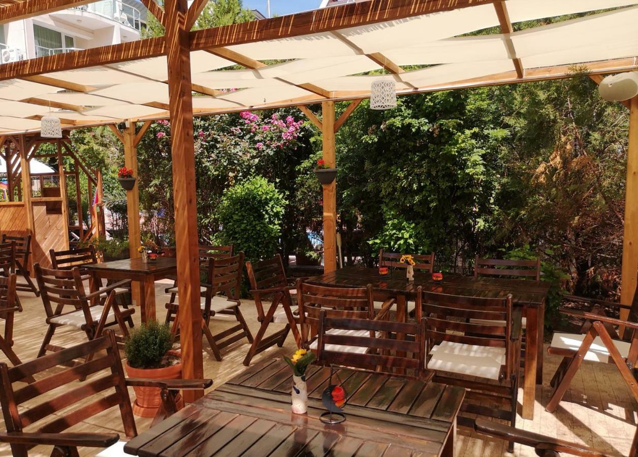 Tropics Hotel Sveti Vlas Extérieur photo