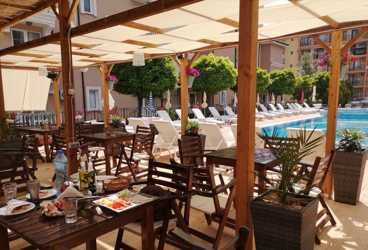 Tropics Hotel Sveti Vlas Extérieur photo