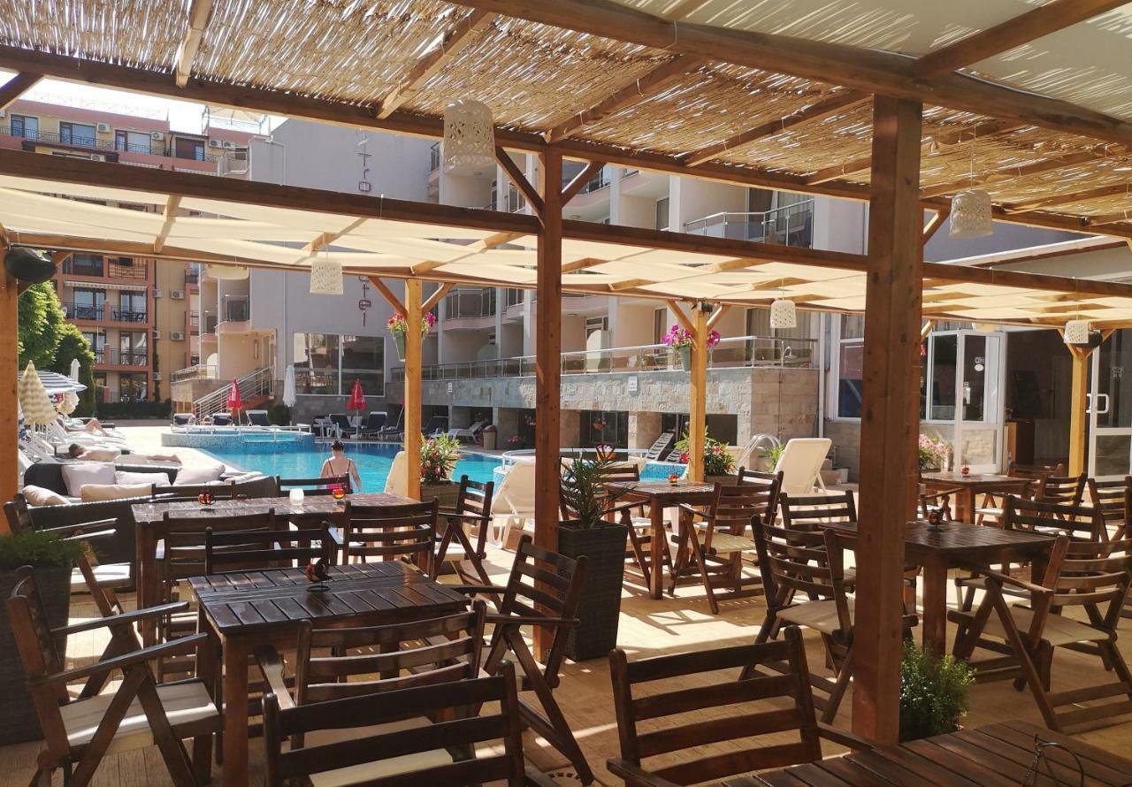 Tropics Hotel Sveti Vlas Extérieur photo